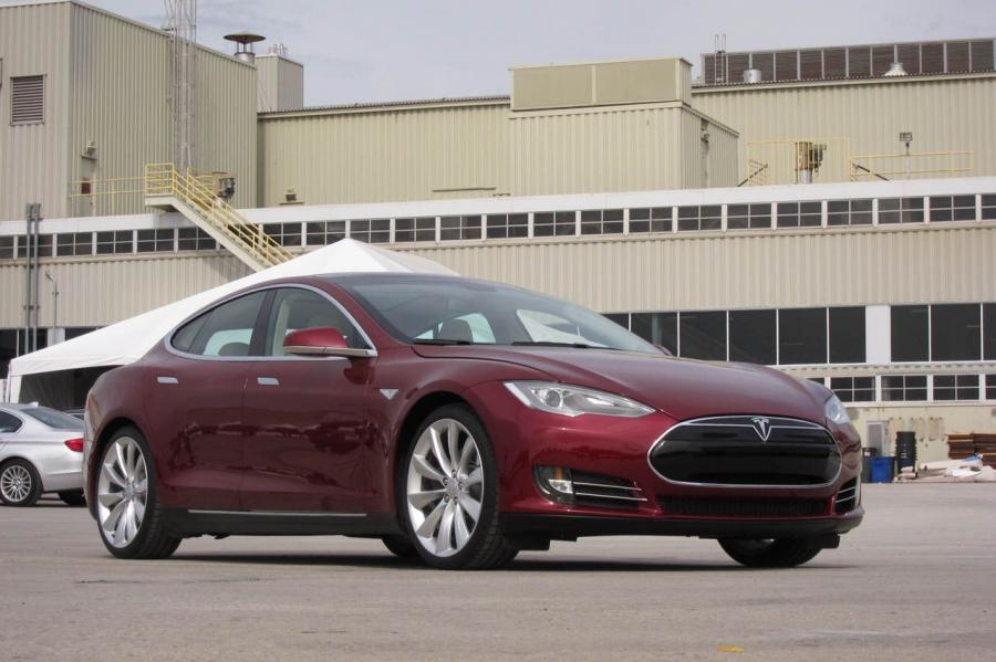  Tesla Model S Beta 2011 года  (фото 33 из 39)